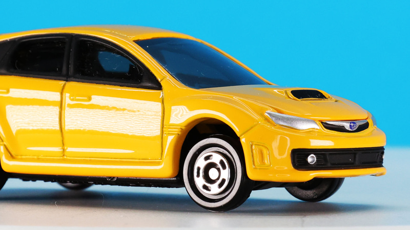 フロントのフェンダーにはエアのアウトレットがモールドされています