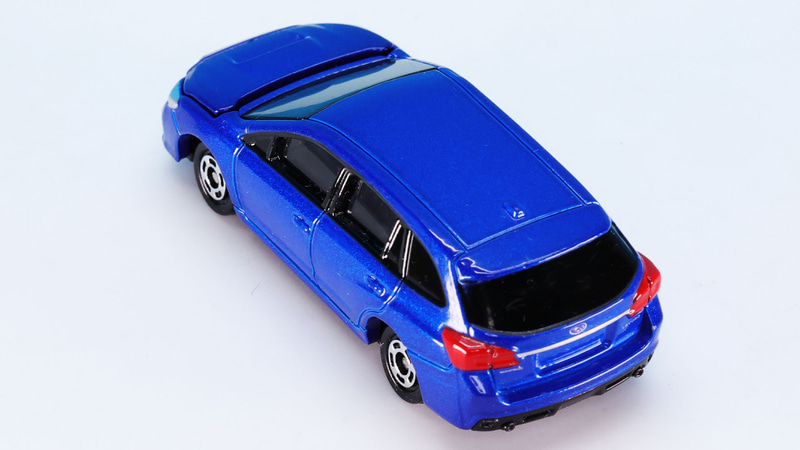 リアドアとリアフェンダーにあるキャラクターラインがAWDの力強さと疾走感も表現しています