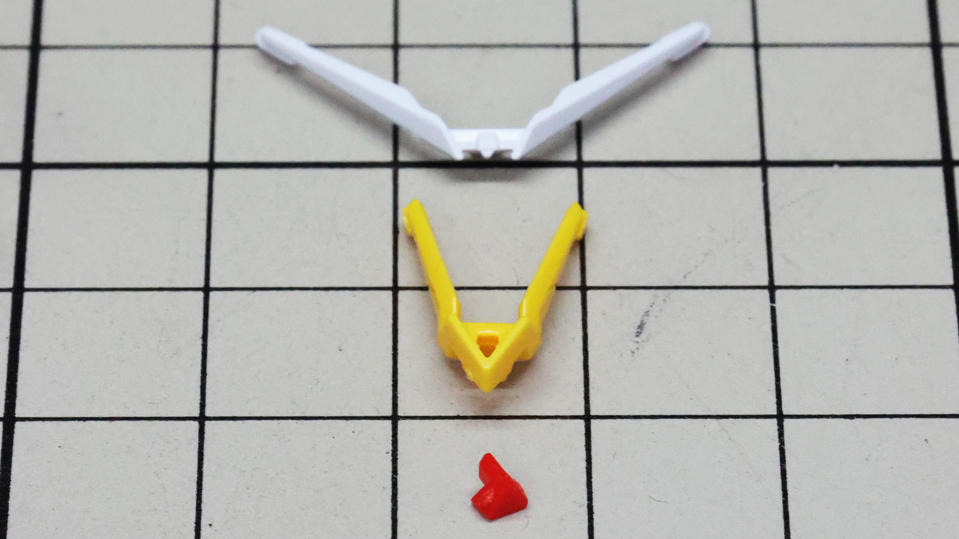 ここは組み終えたら流し込み系接着剤などで固定することをオススメします！