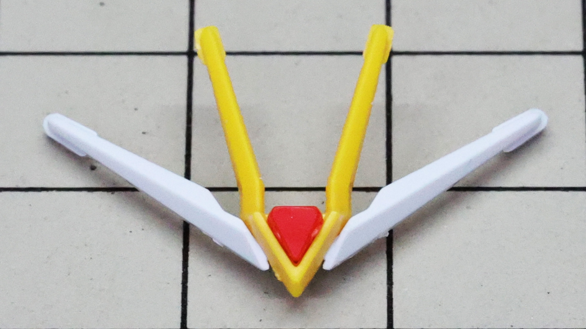 ここは組み終えたら流し込み系接着剤などで固定することをオススメします！