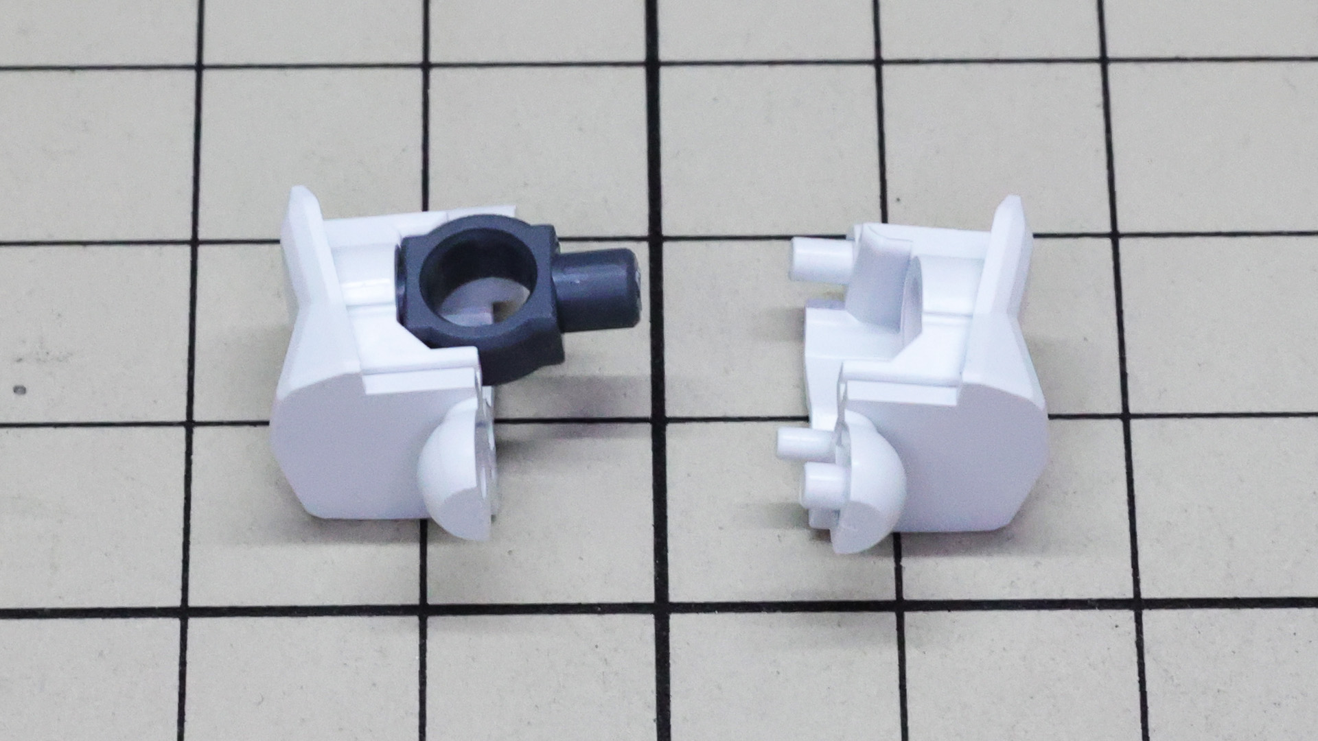 腹部には大きなジョイント軸受けを持っています