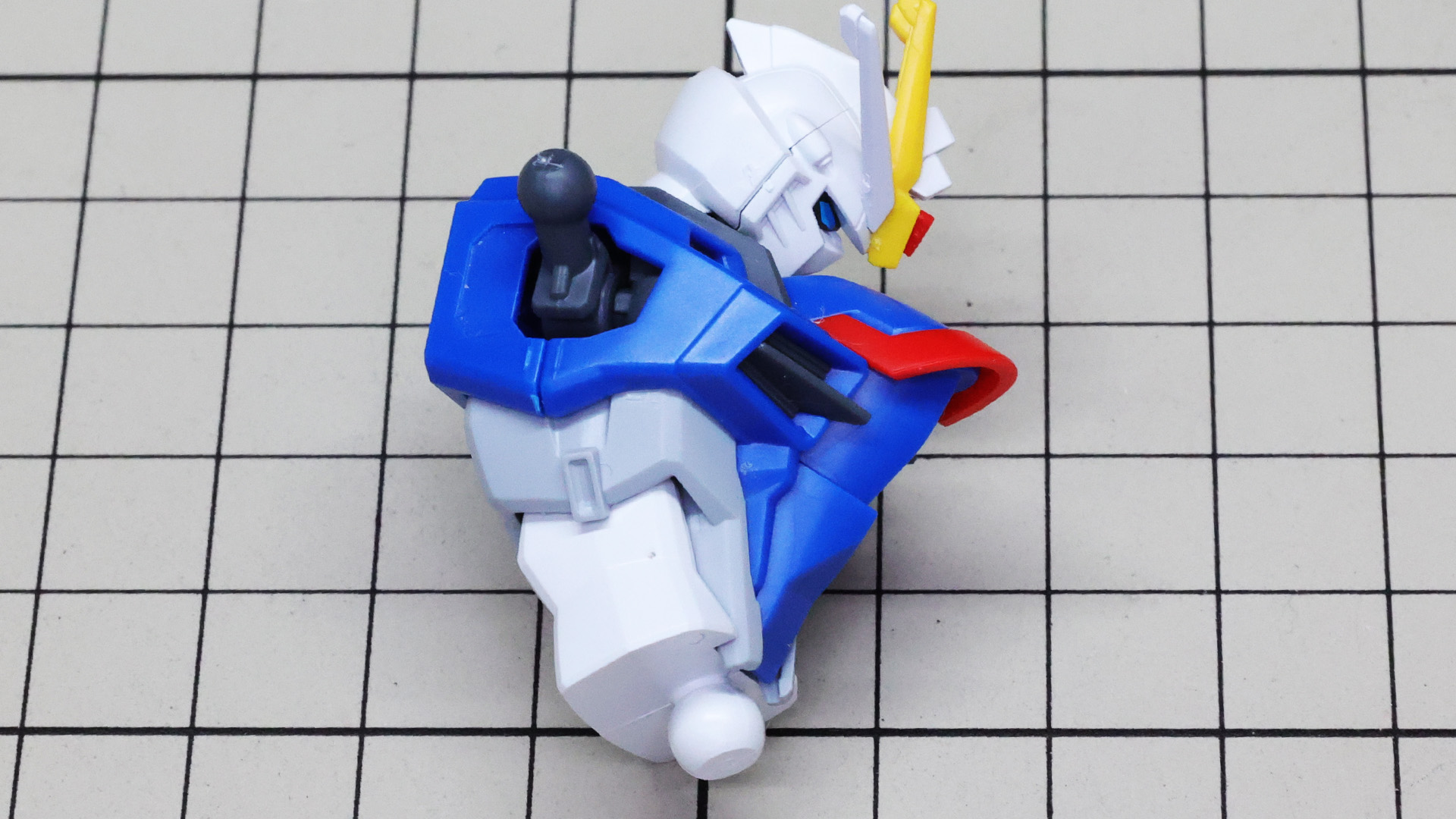 胴体だけでも圧巻の可動性能を示します