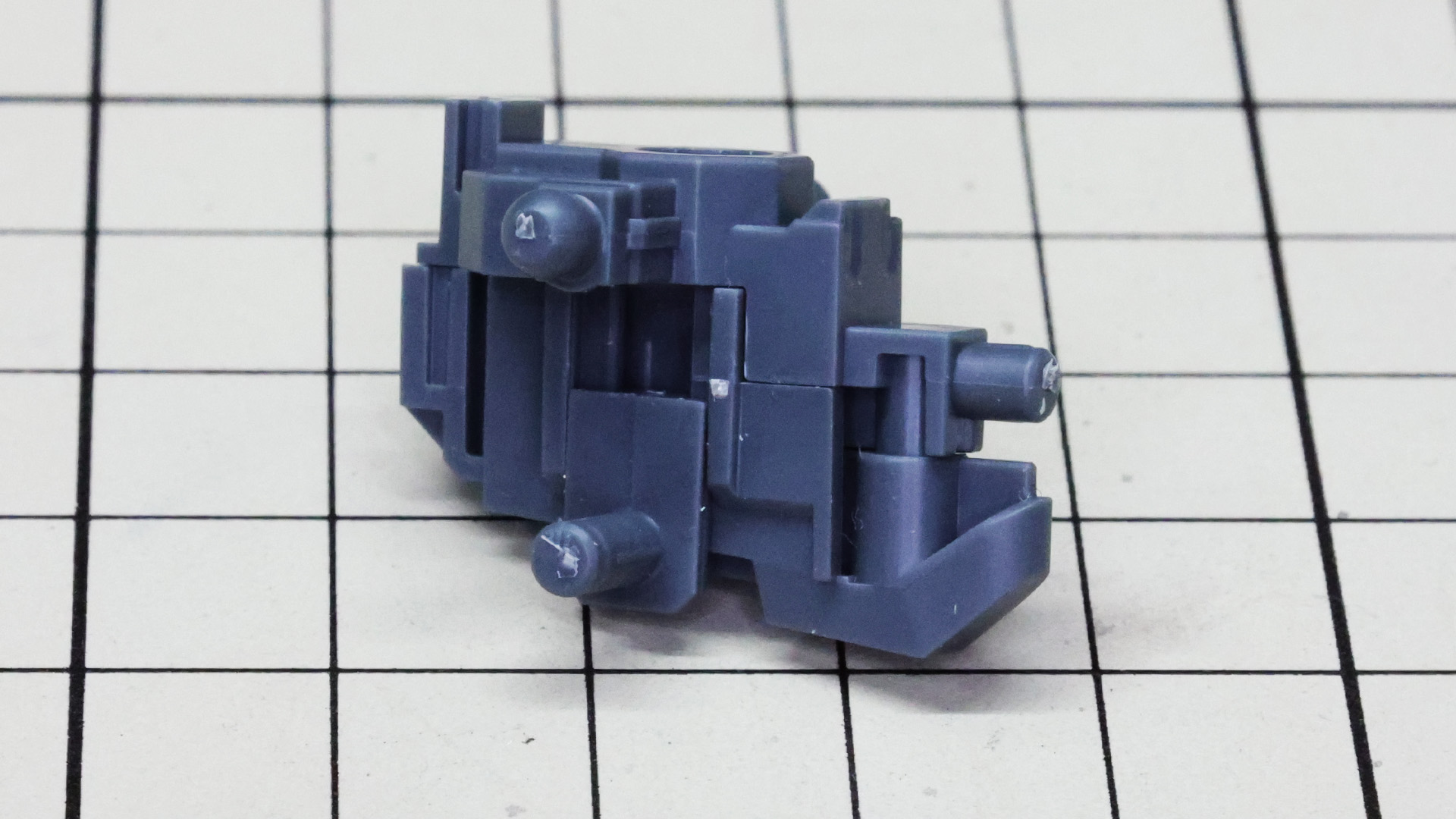 右脚の股関節を下げてみました。かなり脚の長さが変わりそうです