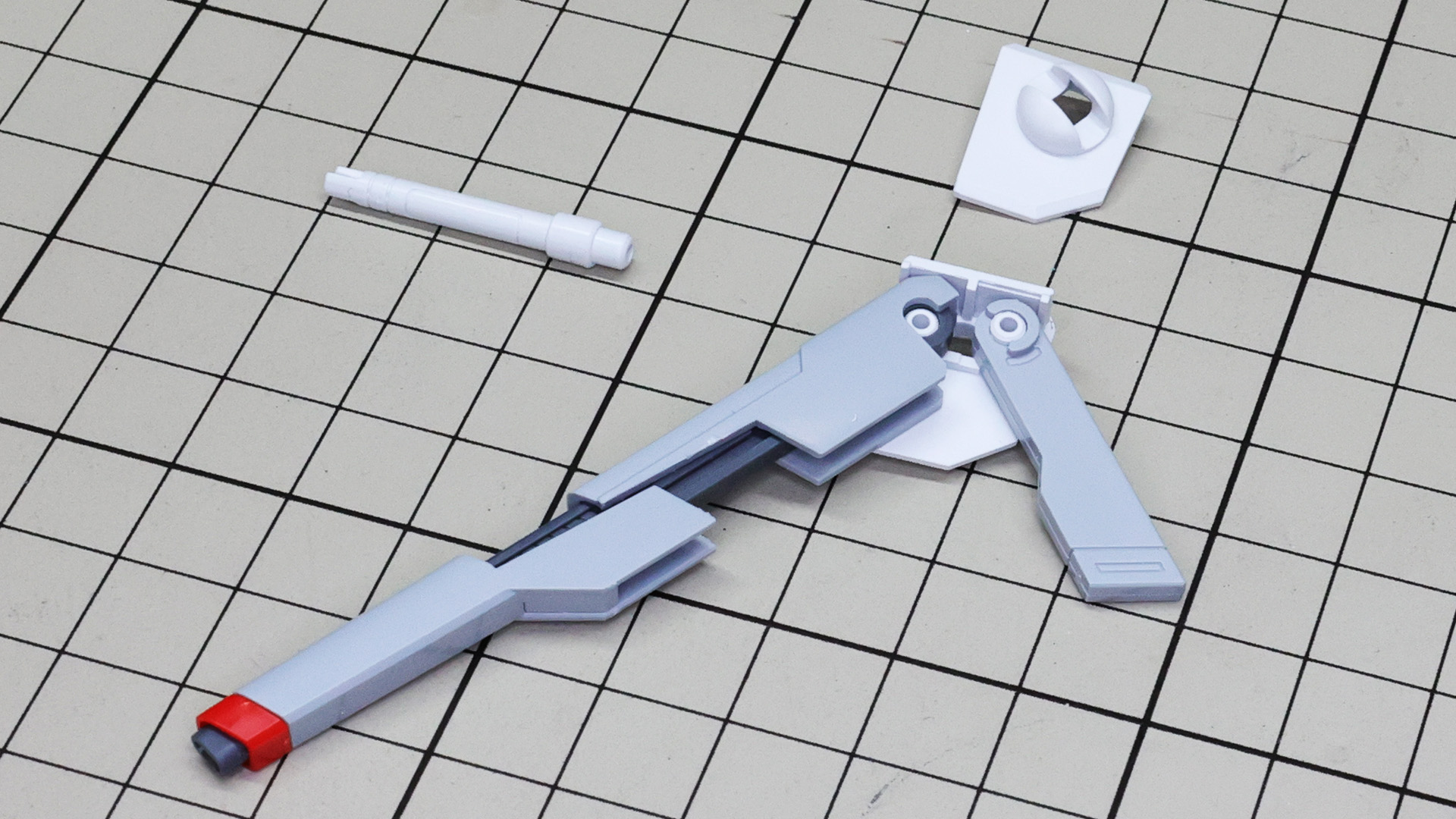 レールガンを基部に組み込んでいきます