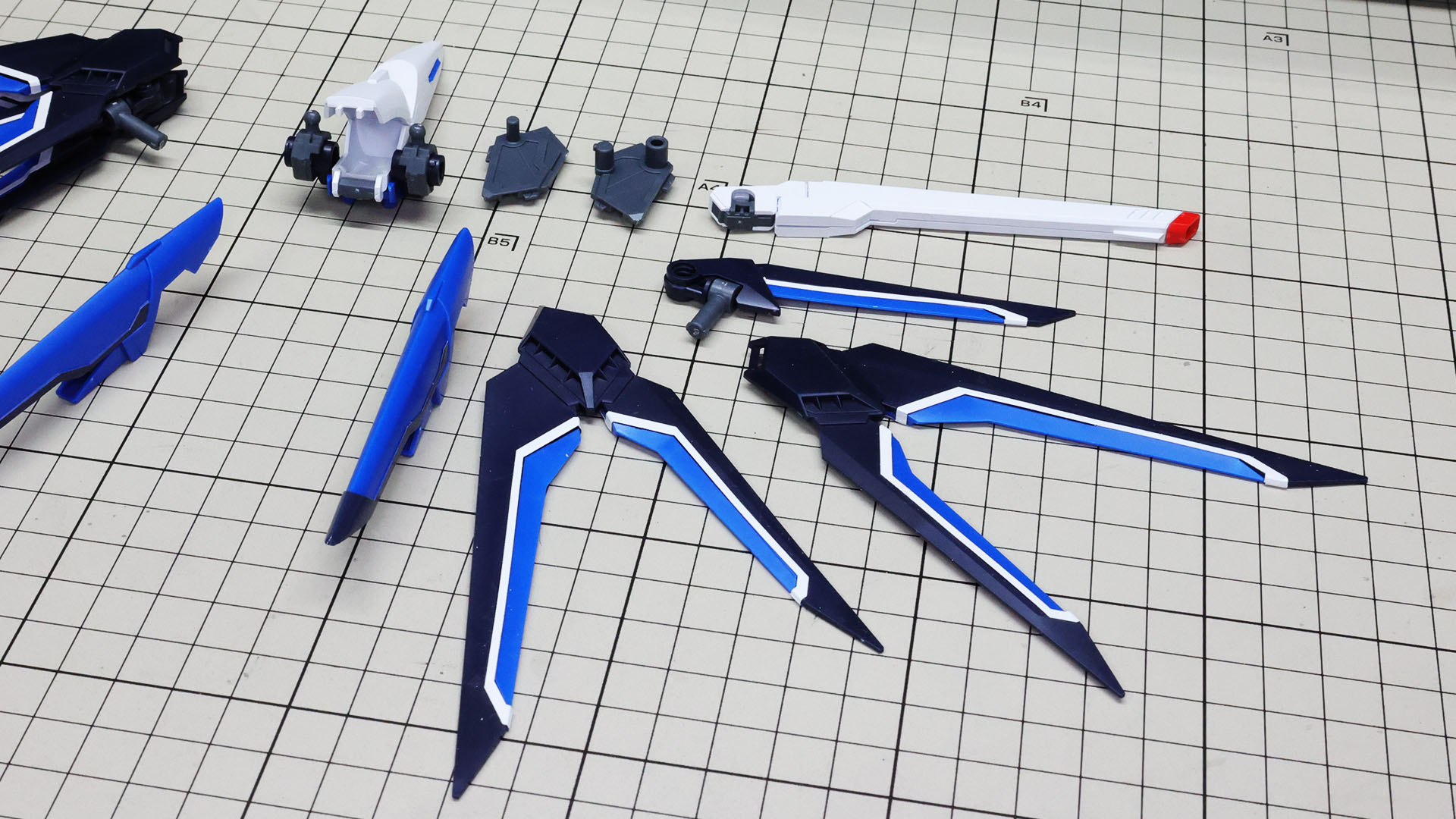 ラインシールは慎重に貼りこんでいきましょう！