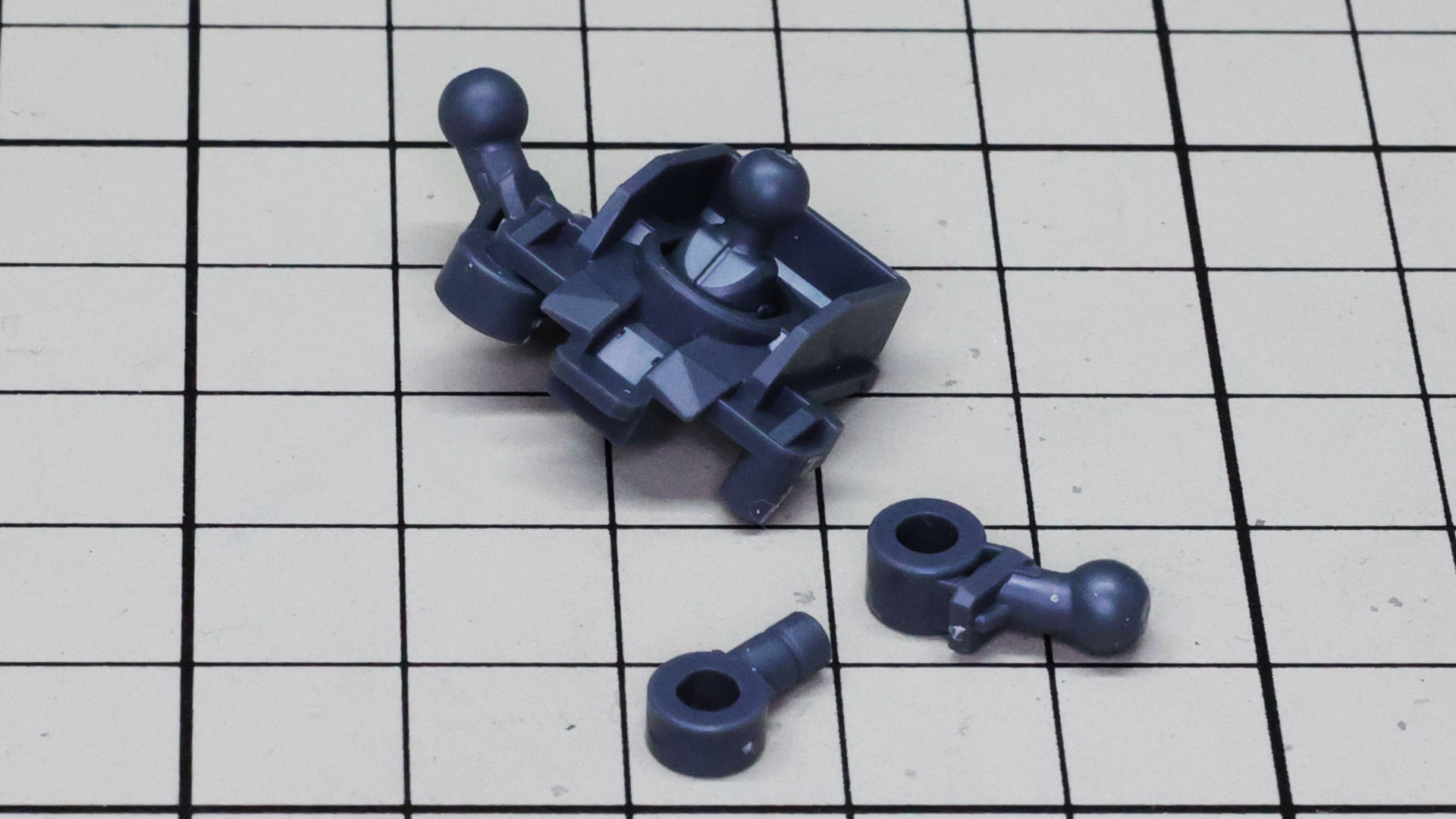 襟を含めたメカフレームに関節軸を集約！おもしろい構造ですね