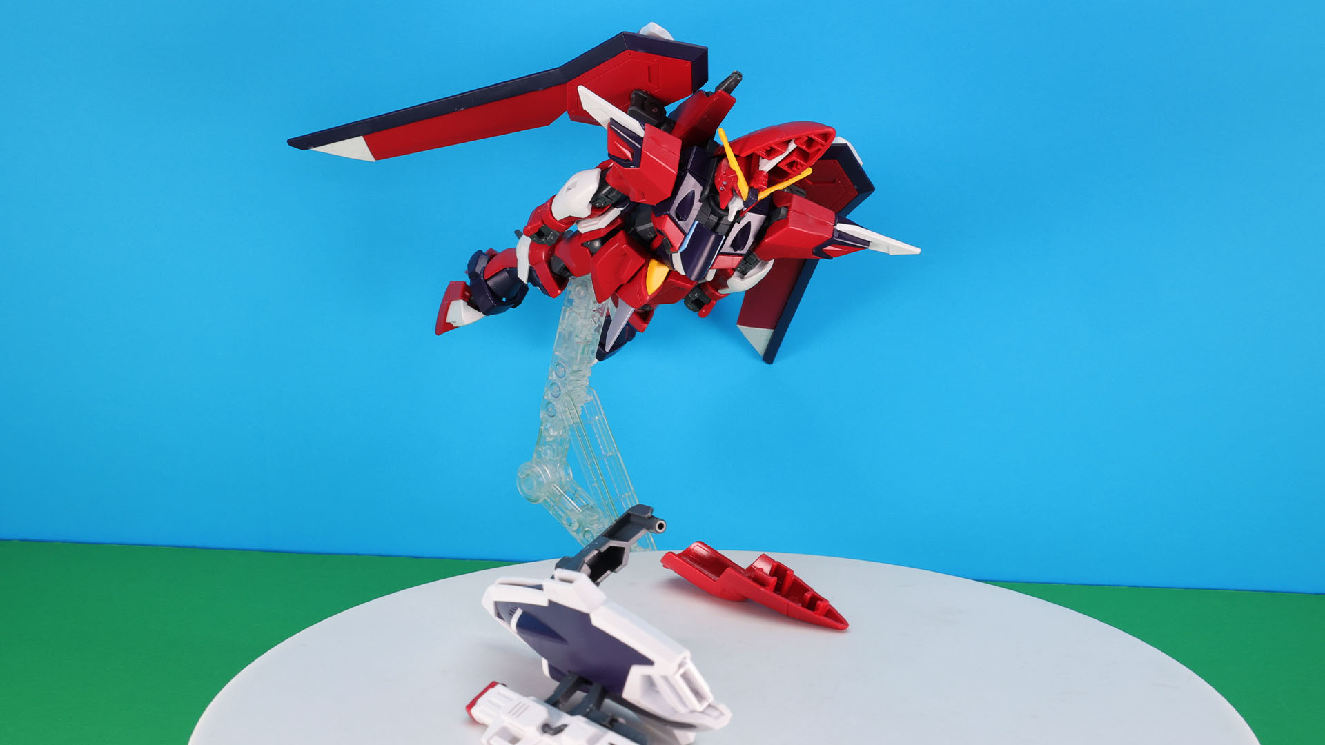 MA形態に変形する際はノーズコーンをいったん分解する必要があります