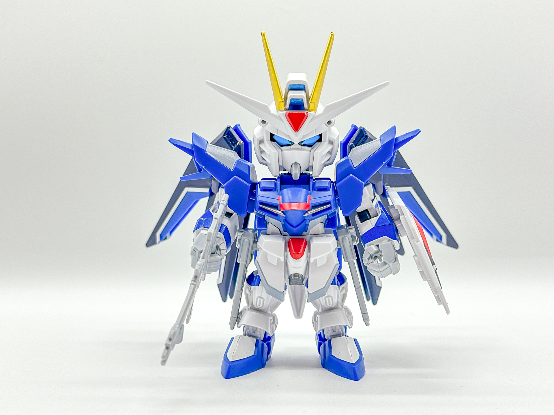 デフォルメされたデザインでありながらライジングフリーダムガンダムのカッコよさを再現しています。