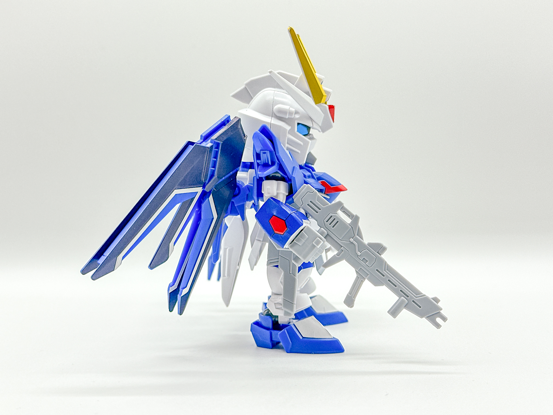 デフォルメされたデザインでありながらライジングフリーダムガンダムのカッコよさを再現しています。