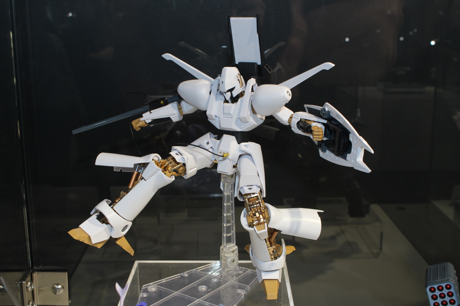 「HI-METAL R エルガイム（サンライズ スピリッツ）」。1月発売予定。価格は22,000円。プレミアムバンダイでの予約は1月17日23時まで