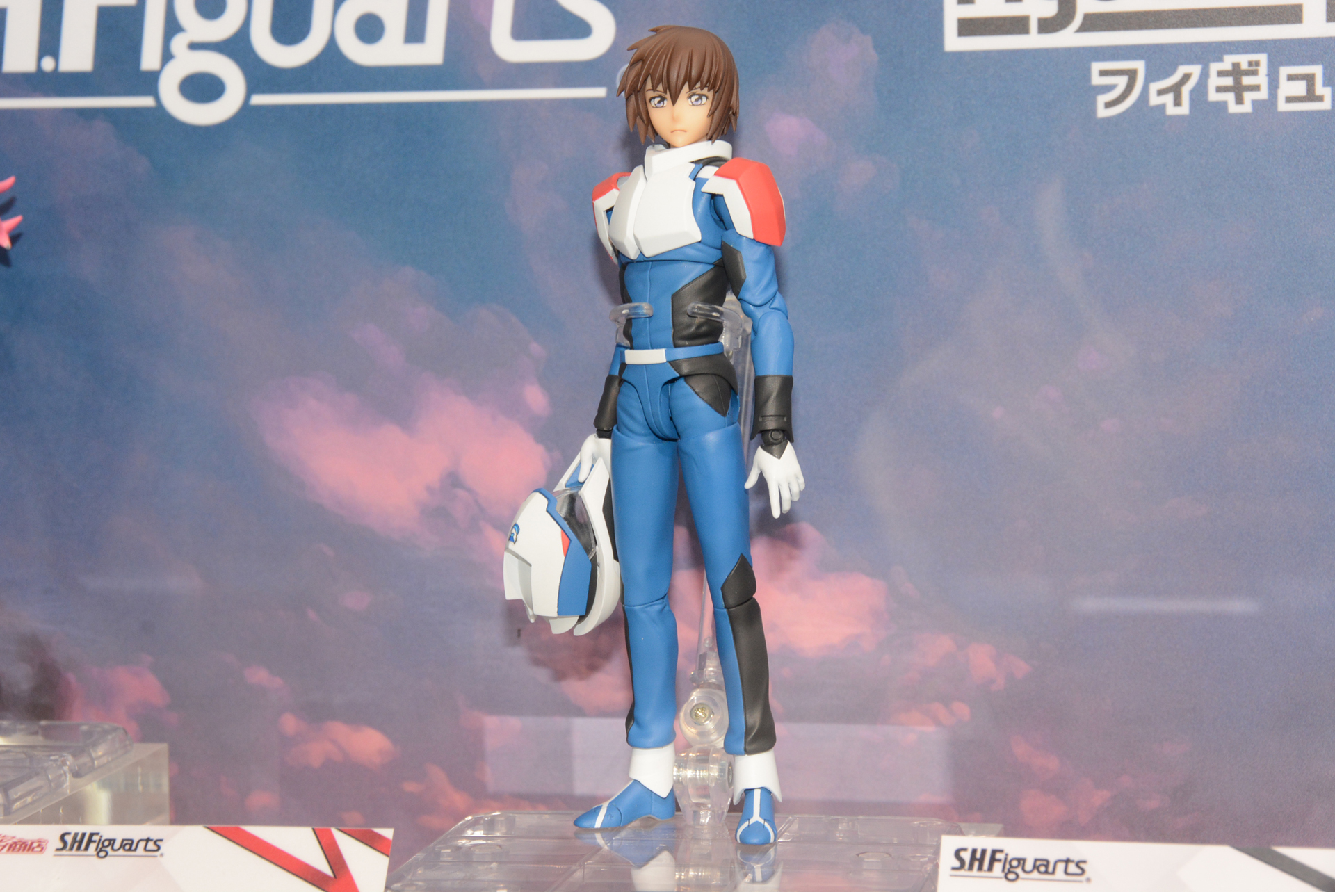 フィギュア関連商品も見逃せない