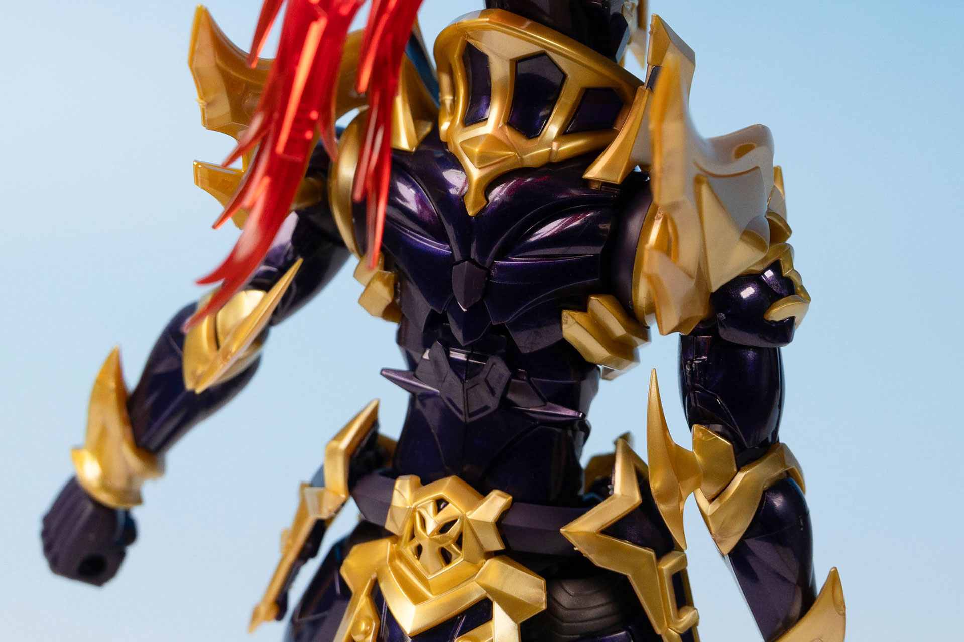 背中の中央にあるパーツは取り外しが可能になっている