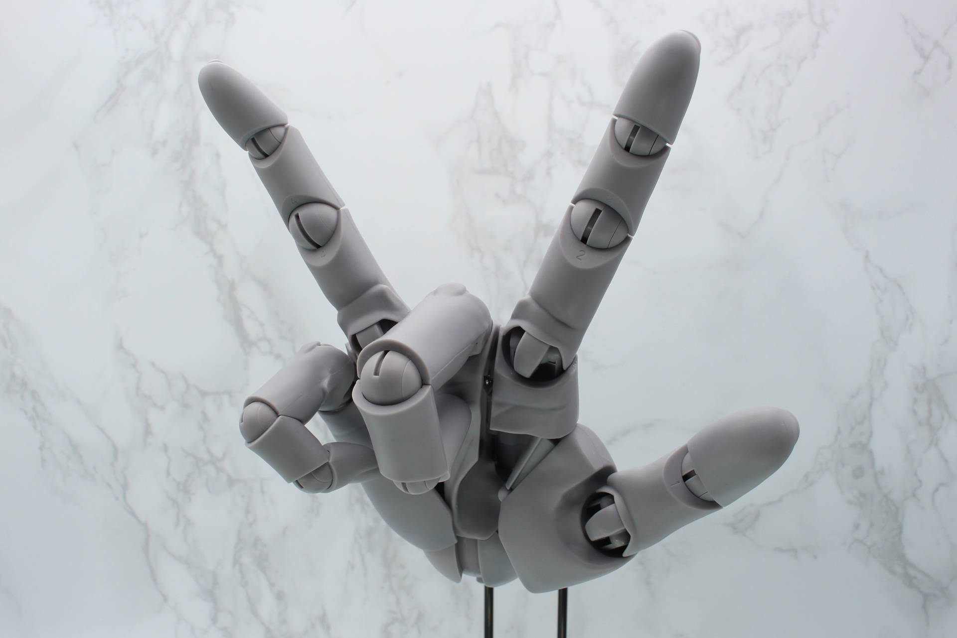 ハンドサインを模索するのも楽しい