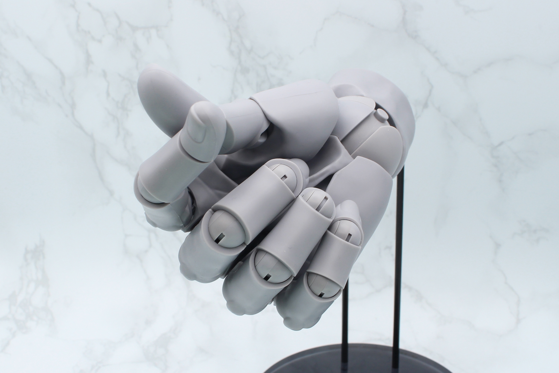 ハンドサインを模索するのも楽しい