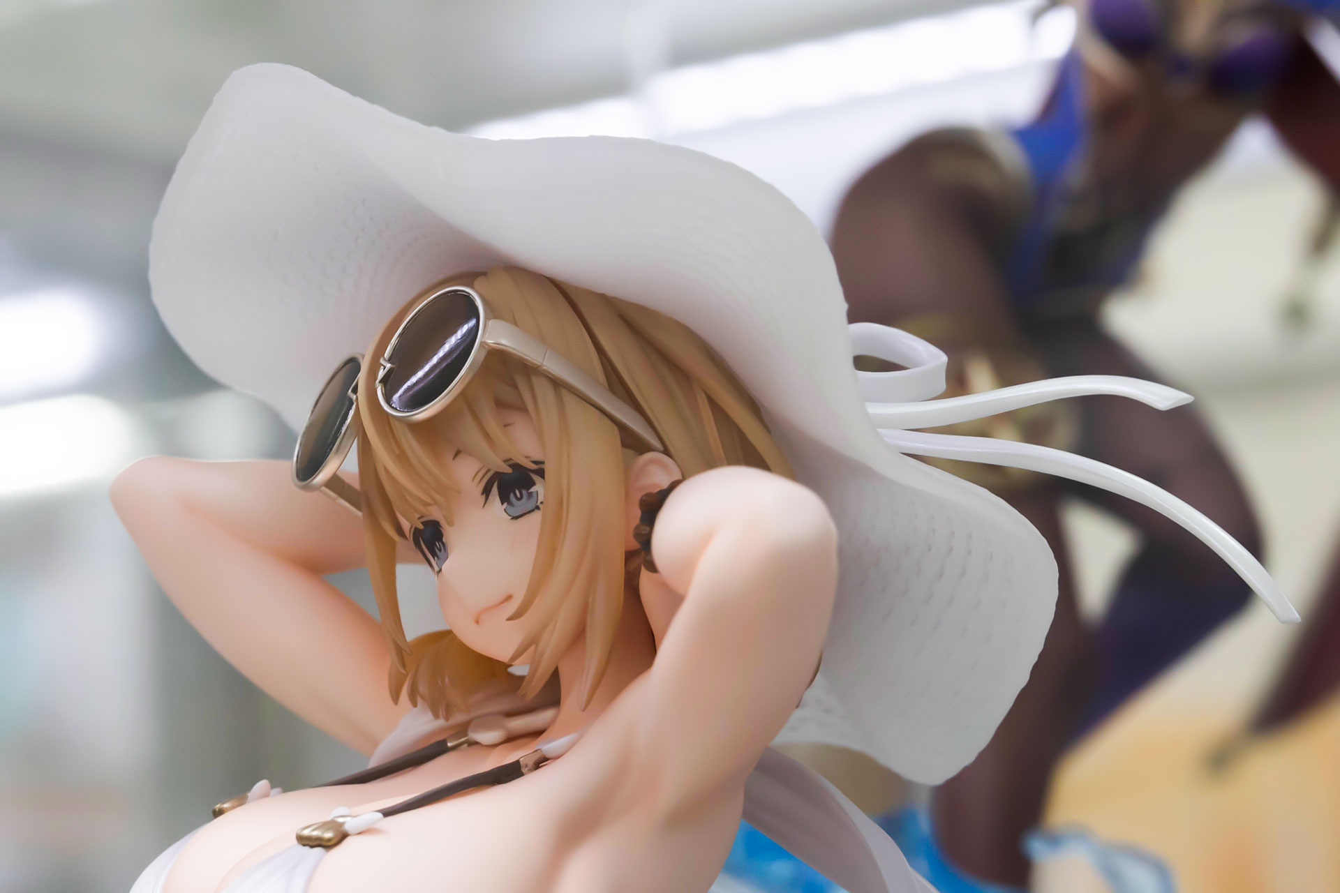 セレブ感漂う大きな帽子も印象的だ