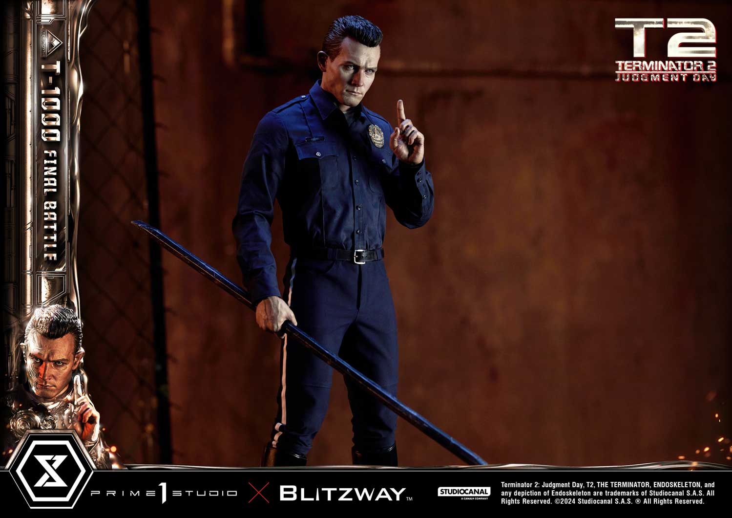 六角鉄棒を握った右手に差し替えれば、T-800を機能停止に追い込んだシーンも再現できる