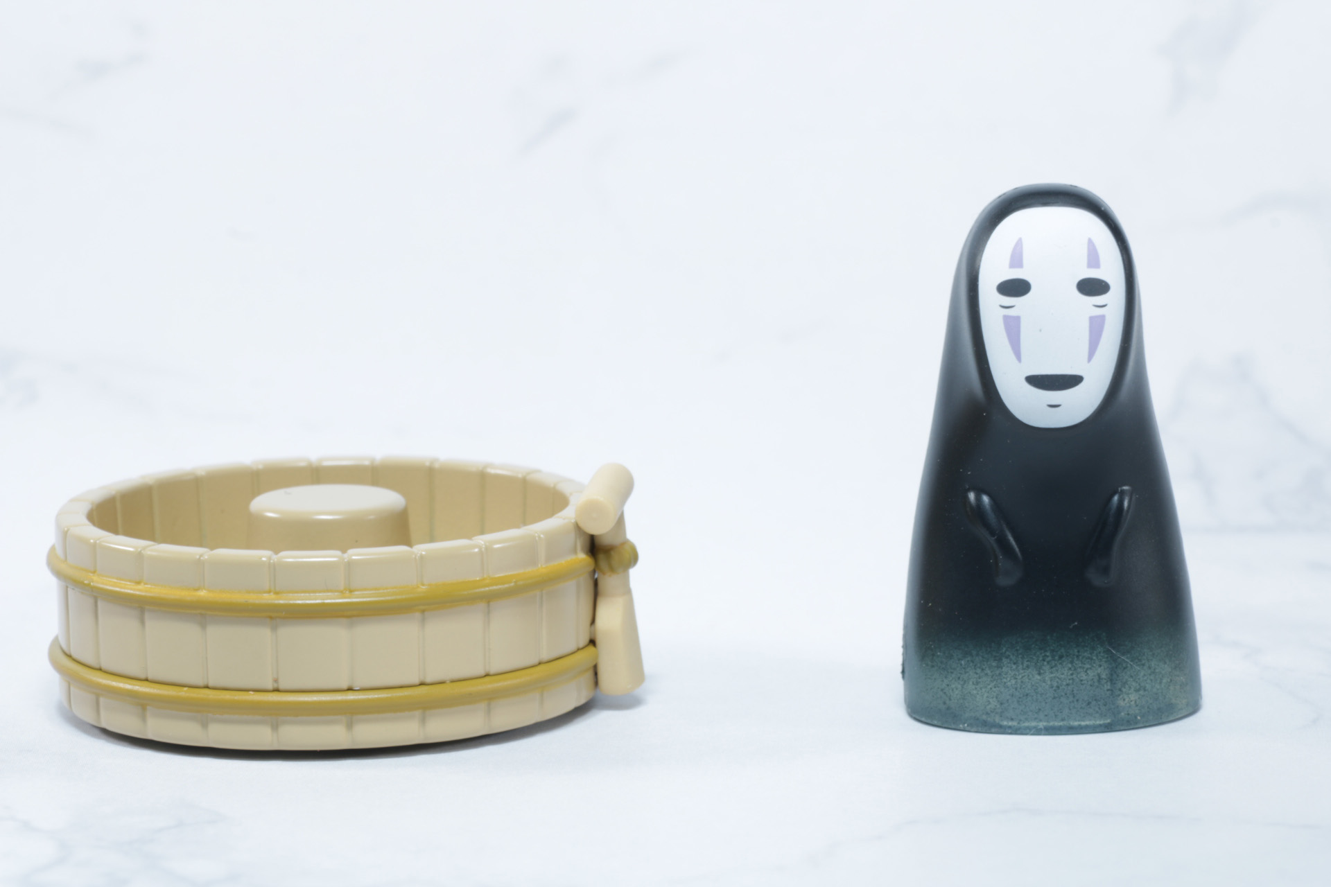 カオナシの人形とタライ舟