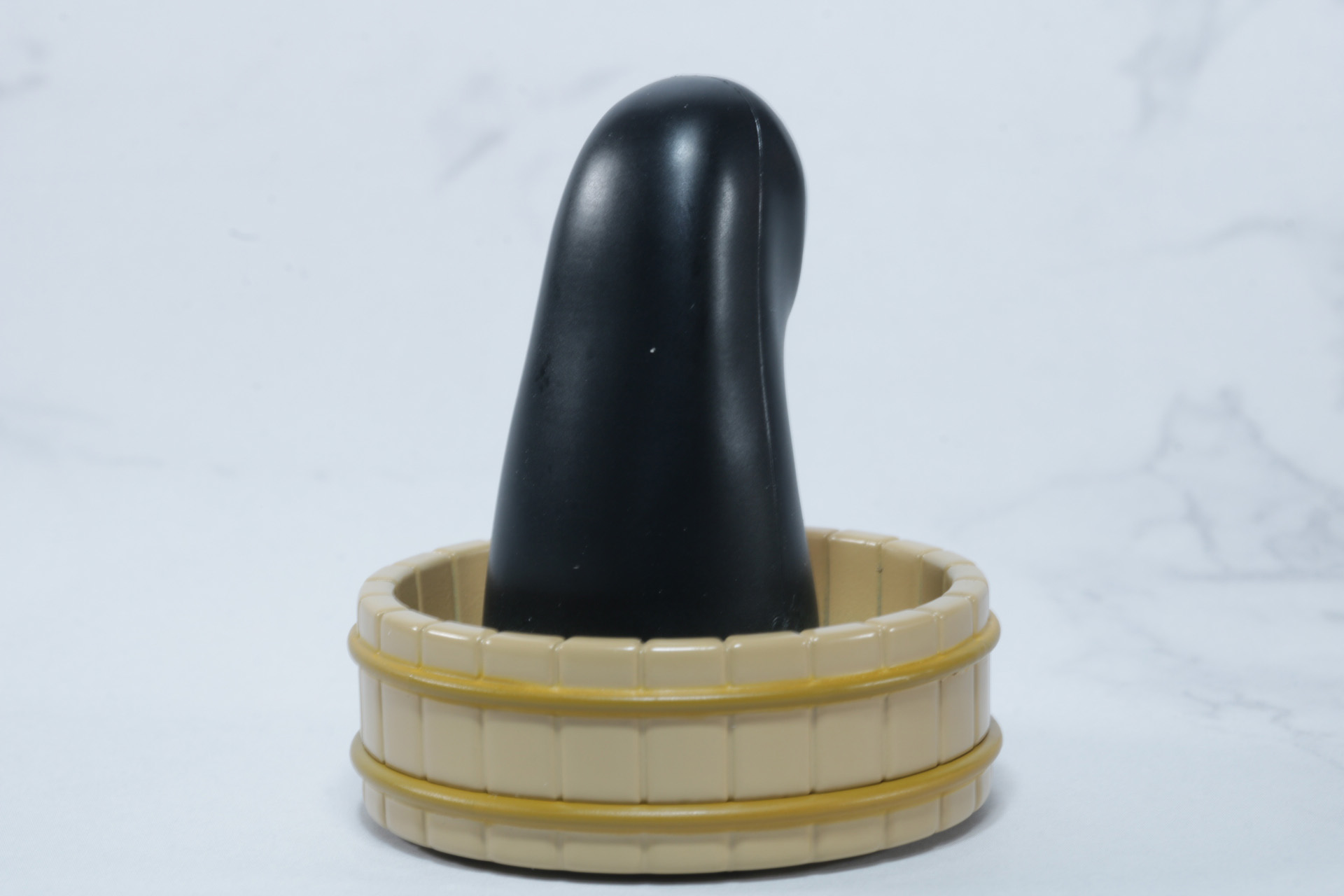 小さめの櫂やくくった縄も細かく造形されている