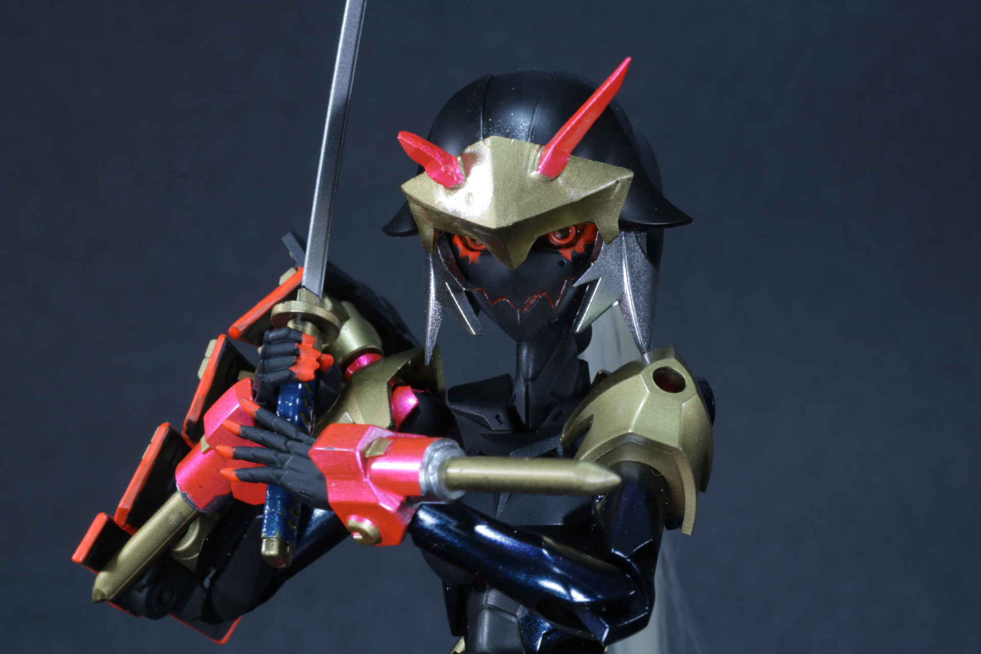 ウィッグも角度を変えれば風になびくようなディスプレイができる