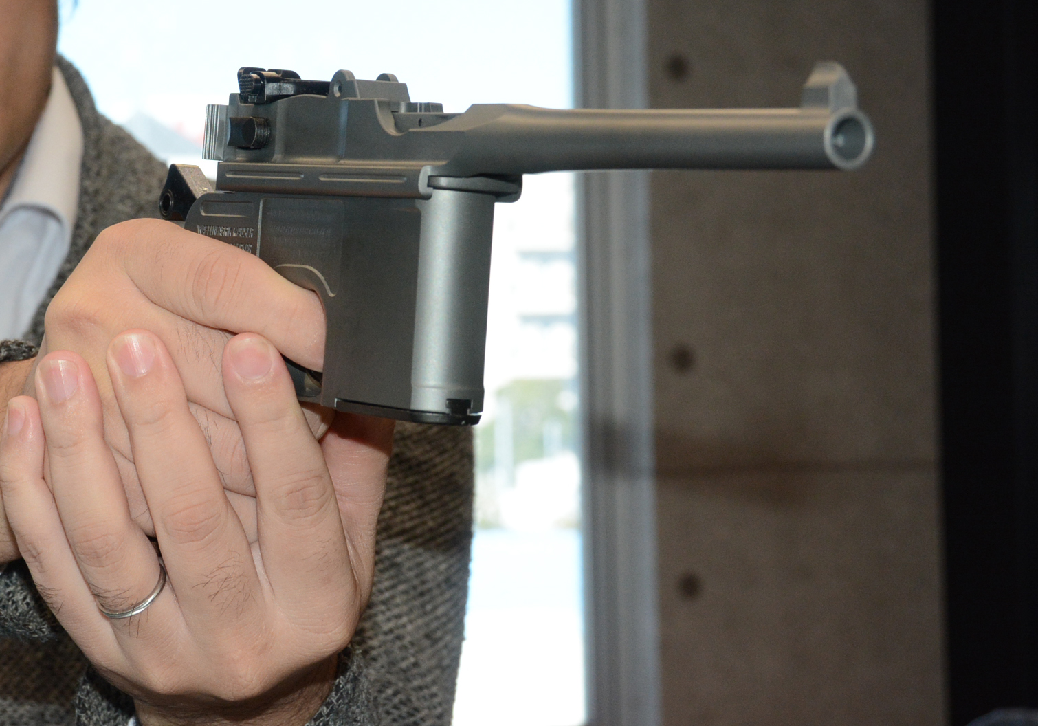 「Mauser C96 Red9 発火タイプ」。ダミーカートリッジモデルから1年以上調整が行われての発売となる。本稿ではその魅力に迫っていきたい