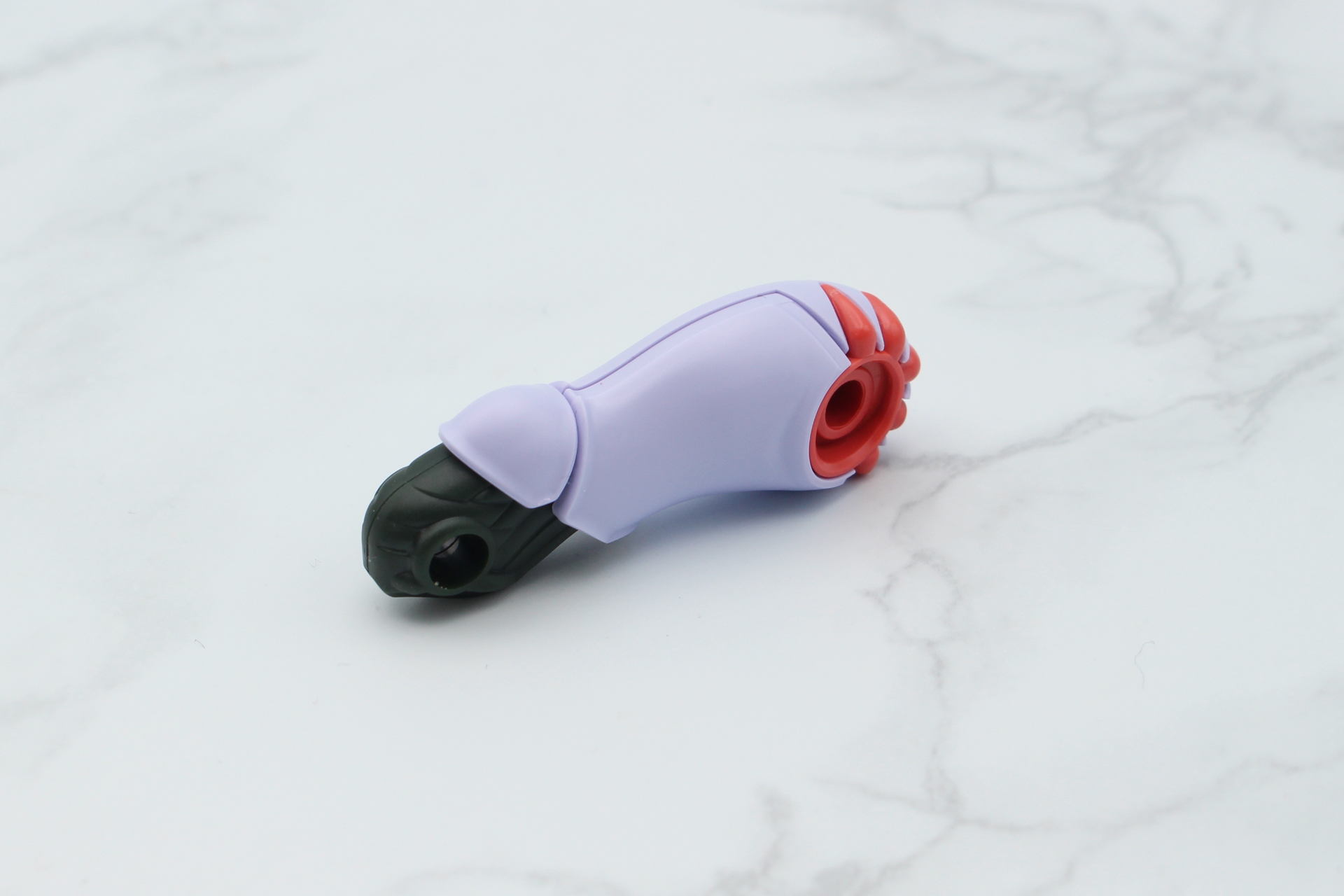 膝関節と腿の組み立て