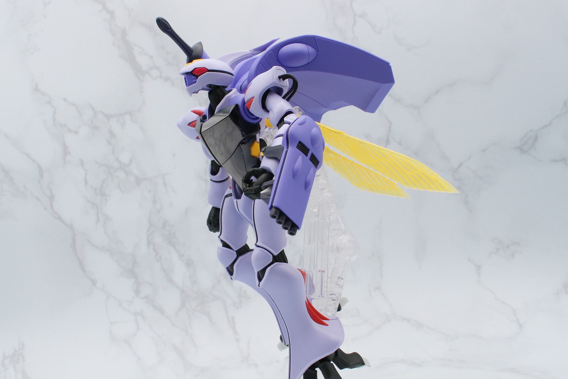 ダンバインの美しさや格好良さが引き立つポーズを楽しんでいただきたい