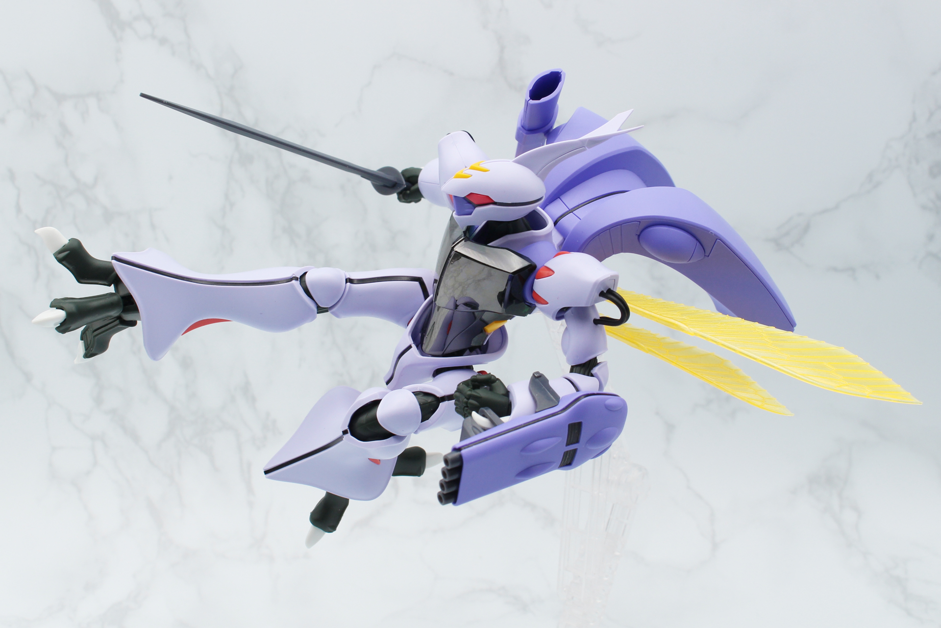 ダンバインの美しさや格好良さが引き立つポーズを楽しんでいただきたい