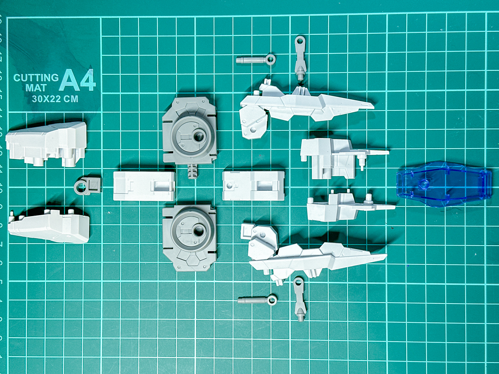 腰部は12パーツにて構成されています。