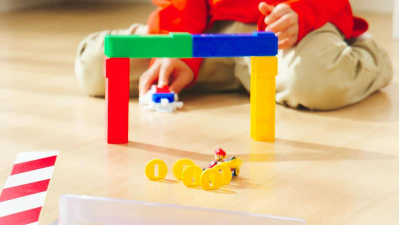 DX セットや生活雑貨を使うと自宅がサーキットに！