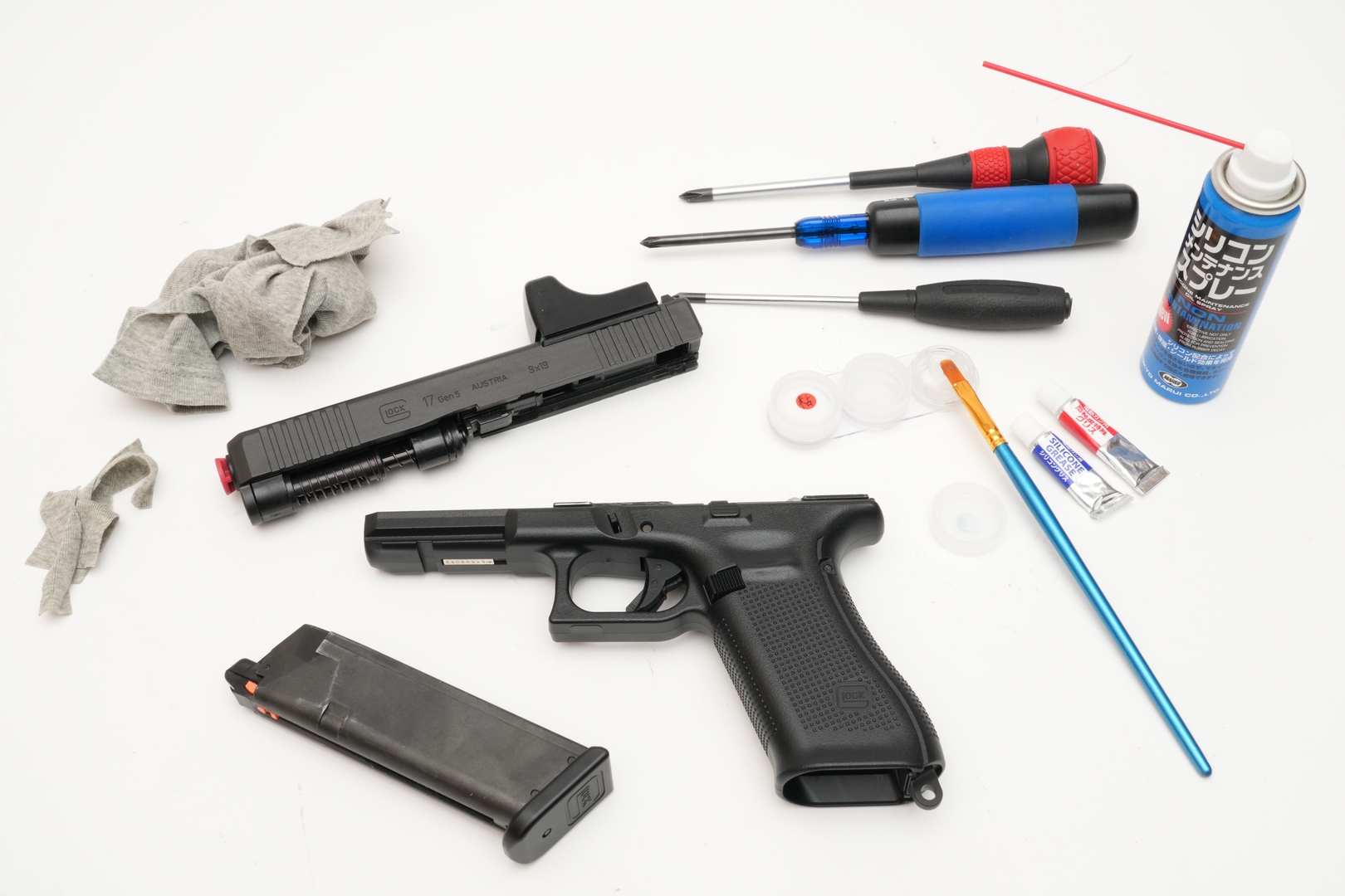 メンテナンス道具一式と「G17 Gen5 MOS」