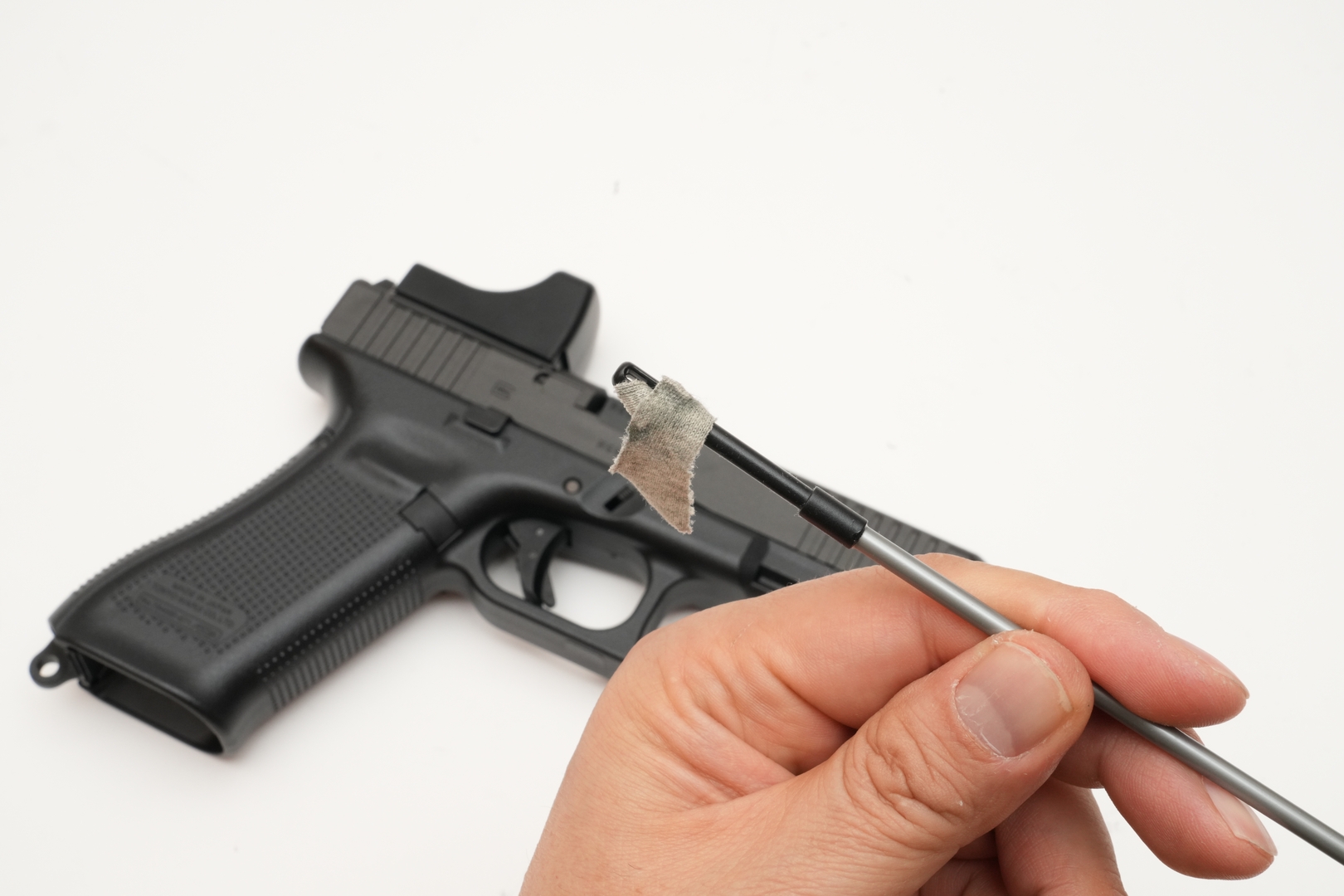 サバイバルゲームのたびにインナーバレルを清掃していれば、これほど汚れがたまることはない