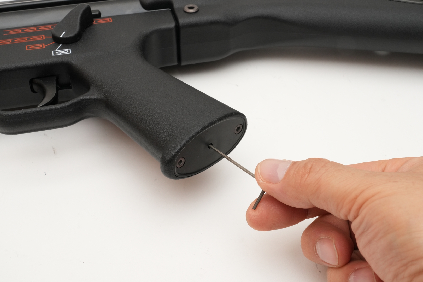 東京マルイ製電動ガンについては正しく調整された状態で出荷されている。購入時の音をしっかりと覚えておこう。スマートフォンで動画を撮影しておくと、あとから比較しやすい