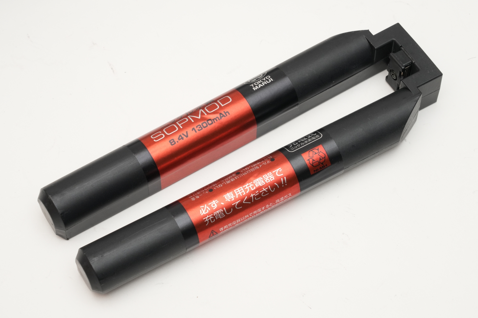 ニッケル水素バッテリーはメモリー効果が起きにくいので、充電された状態で保管可能だ