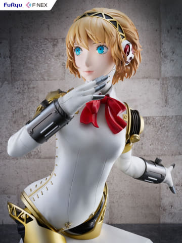 ペルソナ3」より、アイギスの1/1スケール胸像フィギュアが登場