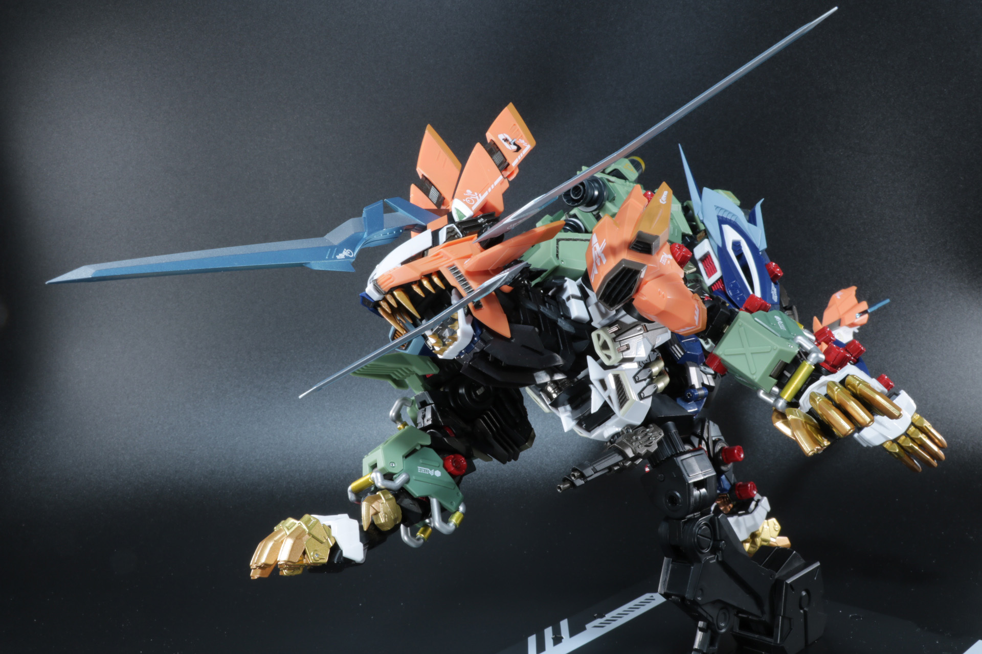 シュナイダーのラッシングレーザーブレードの近接戦闘