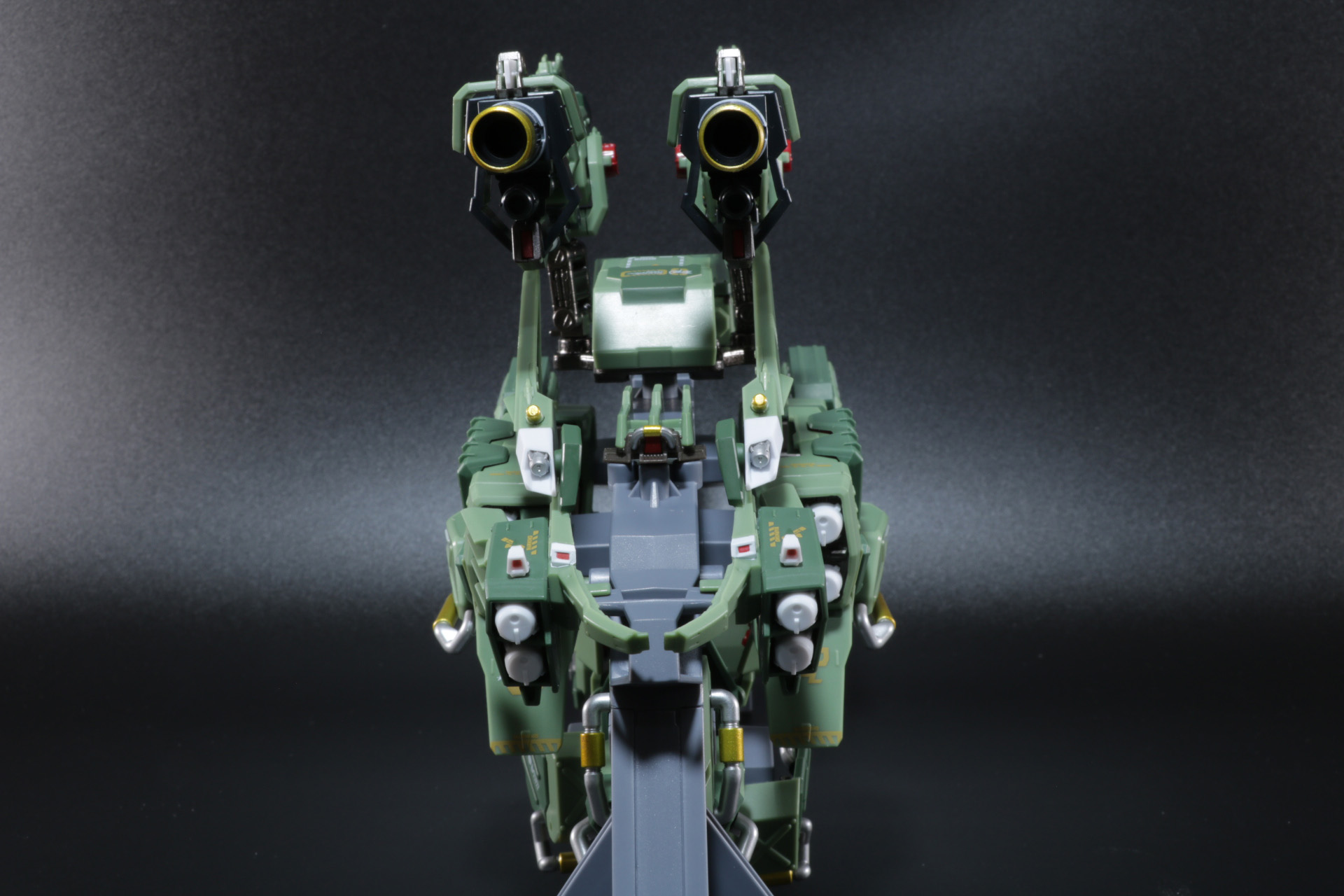 「超合金 RZ-041ライガーゼロ」のゼロアーマーをディスプレイ