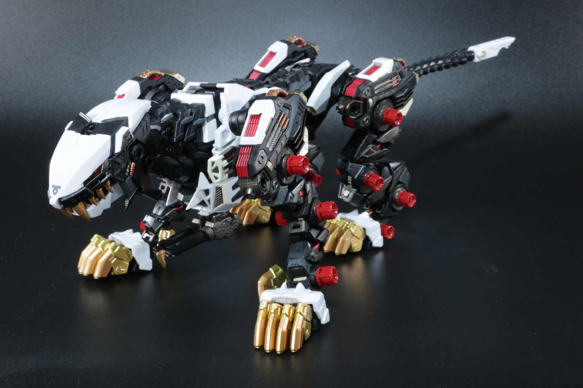 「超合金 RZ-041ライガーゼロ」の素体状態