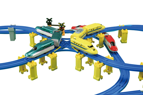 トミカ、リカちゃん、黒ひげ！ タカラトミー100周年記念商品を4月から