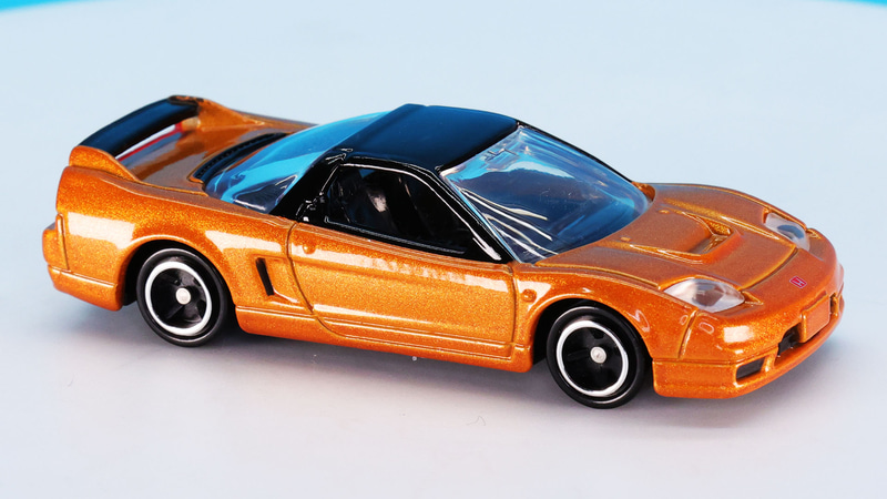 ヘッドライトはクリアーパーツで表現、ホンダの“H”ロゴをプリントで再現しています