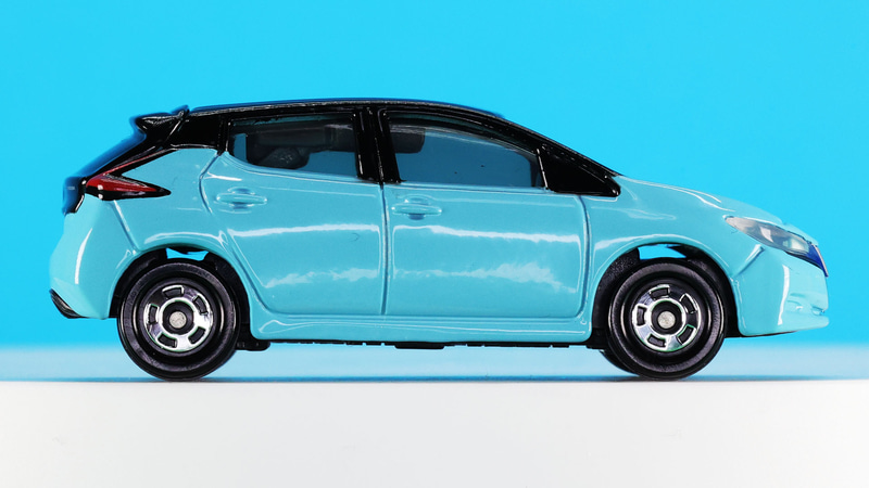 日常での使いやすさを追求した2代目リーフのサイドビュー