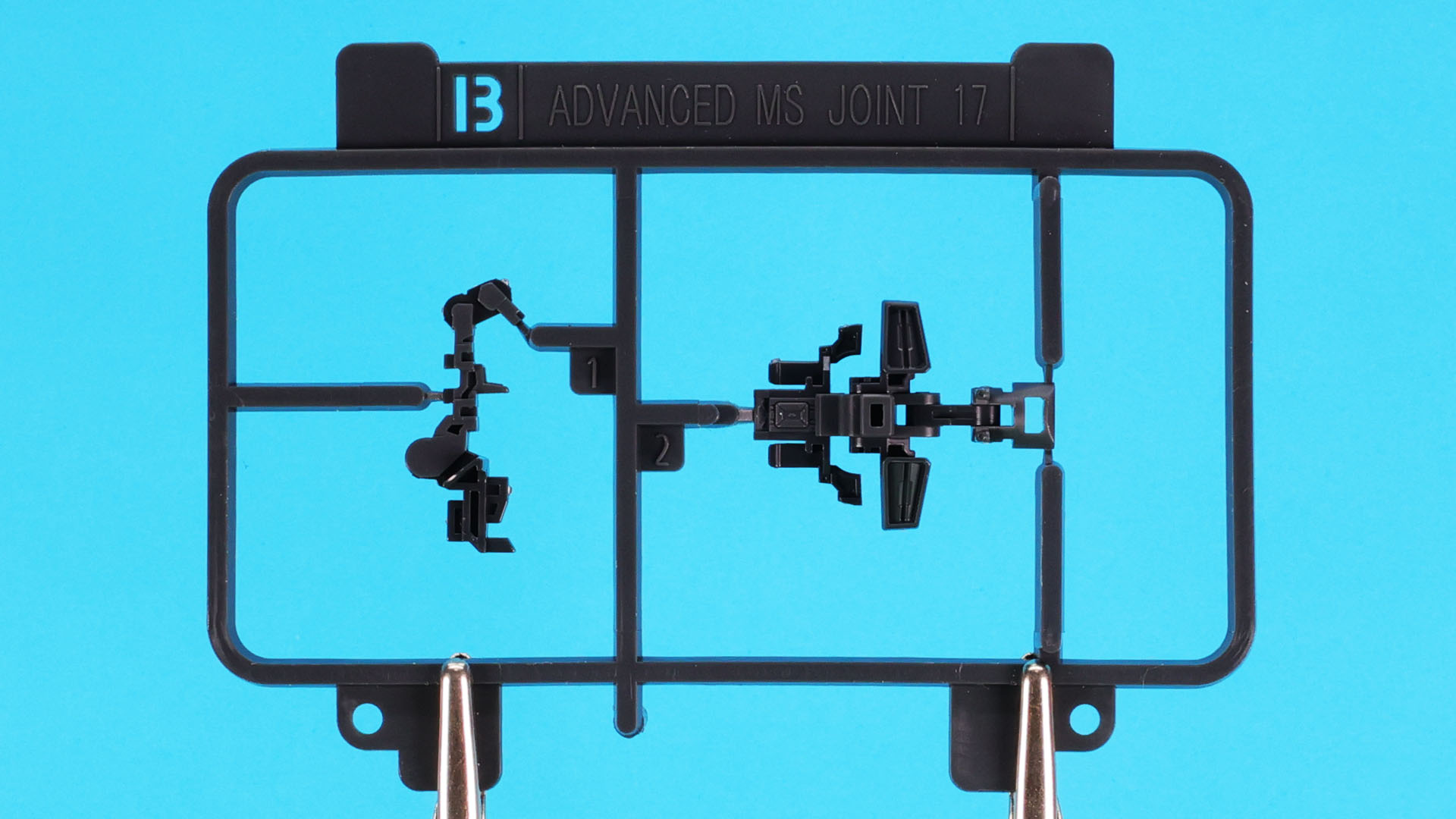 B:アドヴァンスドMSジョイント（左：コアスプレンダー、右：ボディ）