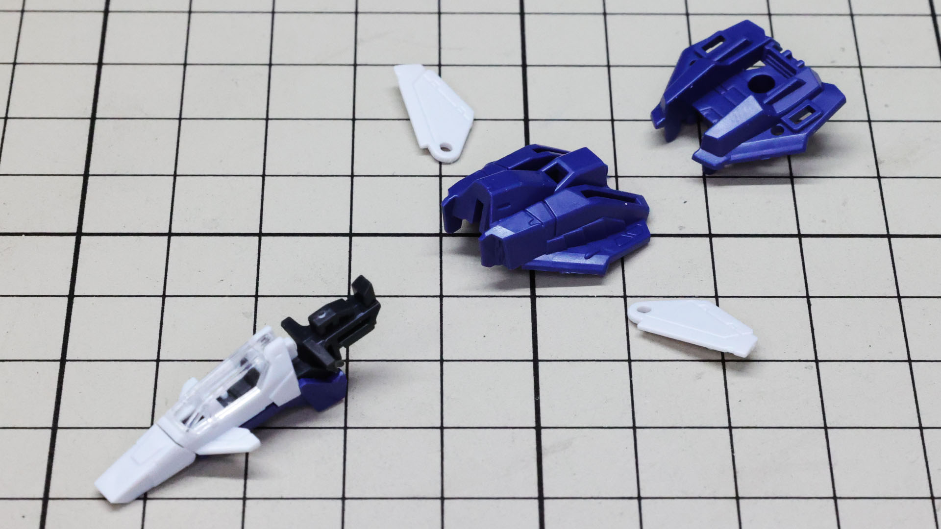 主翼は回転軸を持ちます