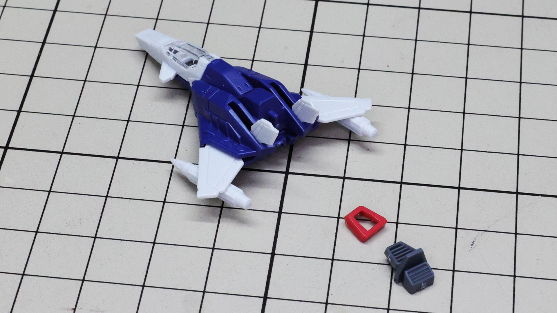 後端のノズルは2色でのパーツ分け！