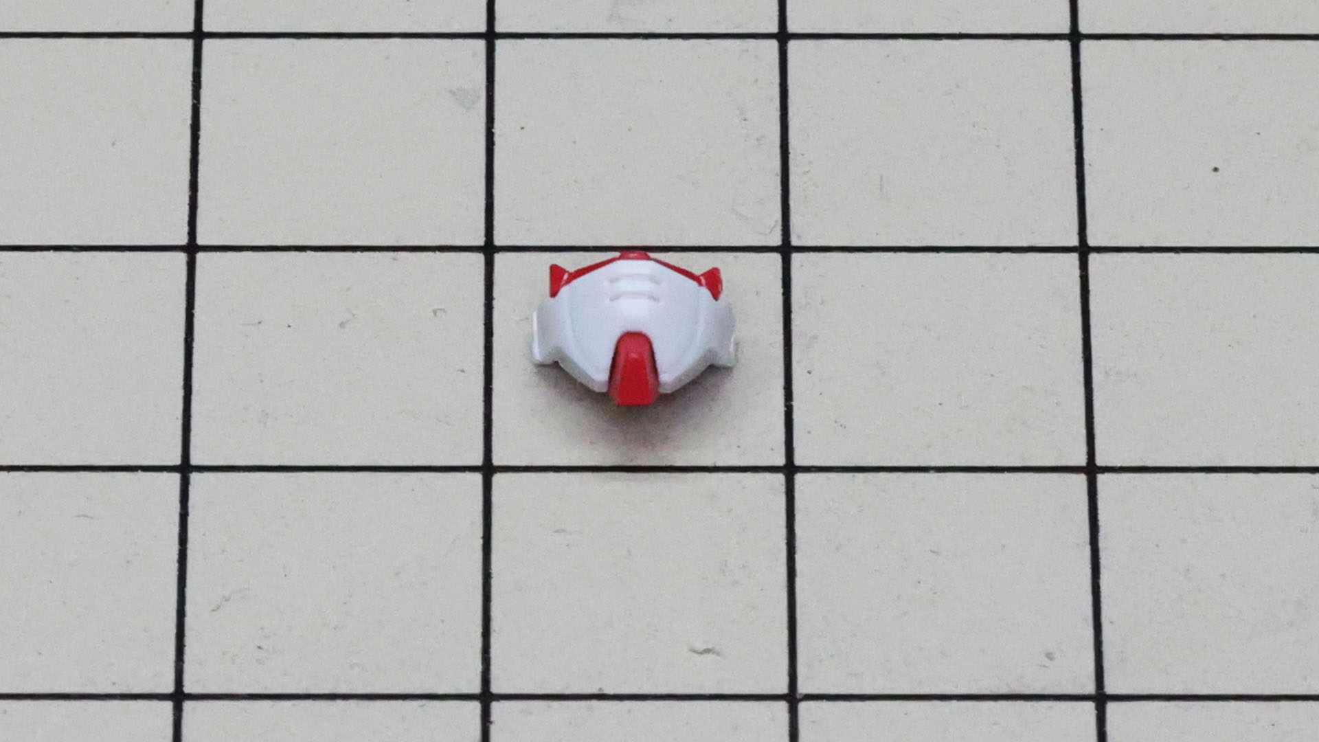 マスク部はこの大きさ（1マス：1cm四方）に3パーツで構成されます！飛ばさなないように気を付けて！