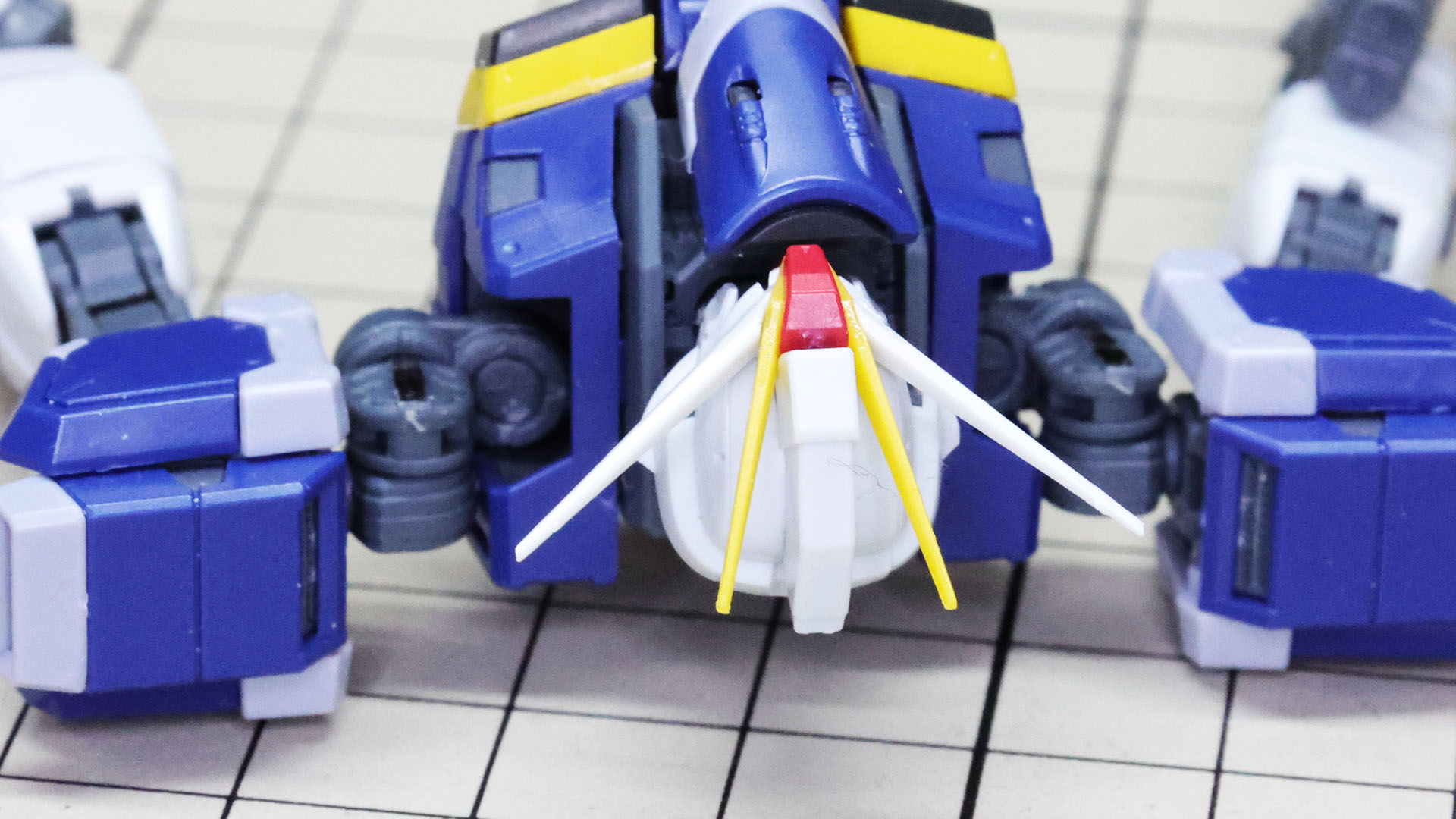 肩関節を両サイド、後方に展開します