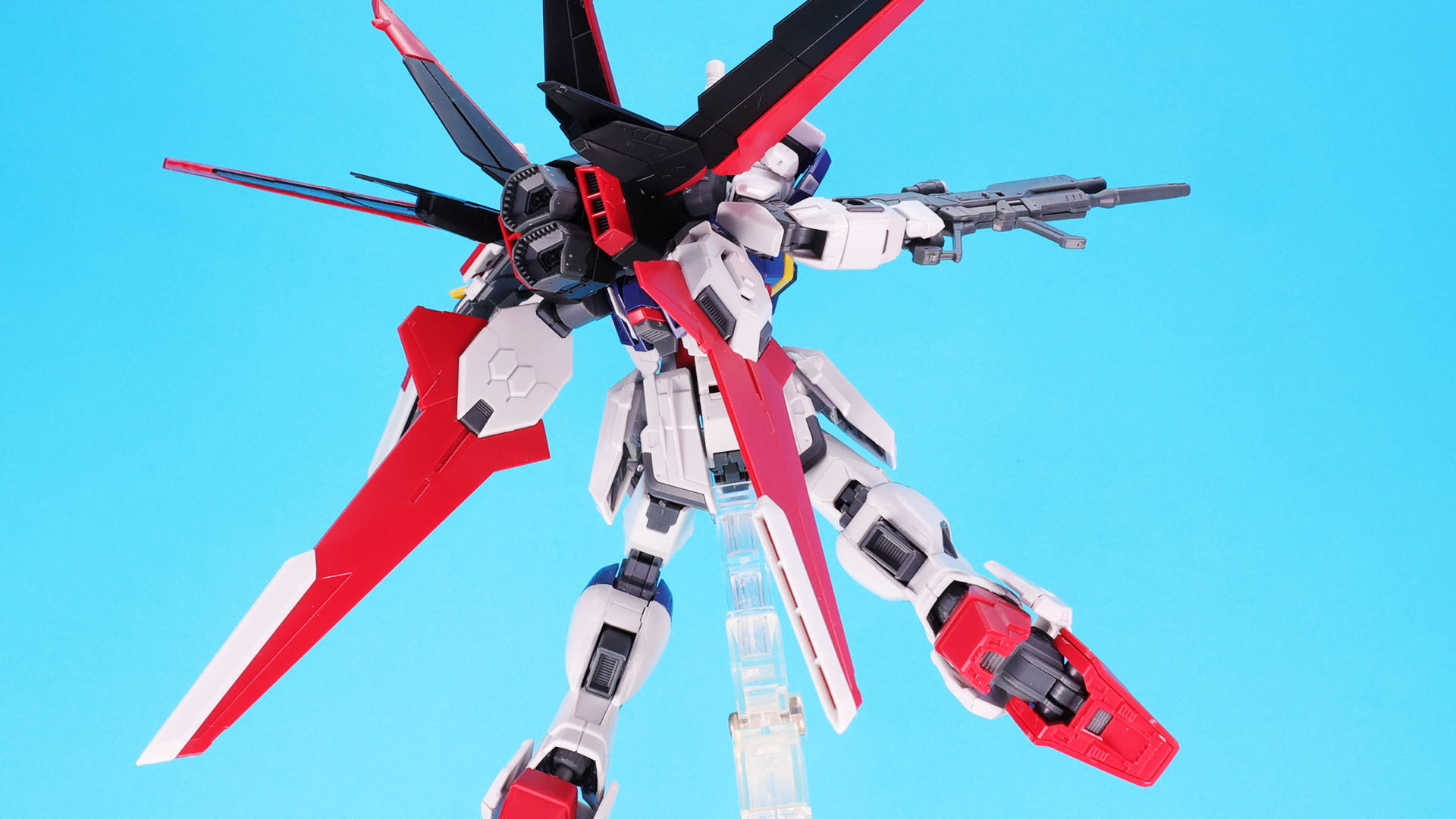 フォースシルエットには2本のヴァジュラビームサーベルを装備しています