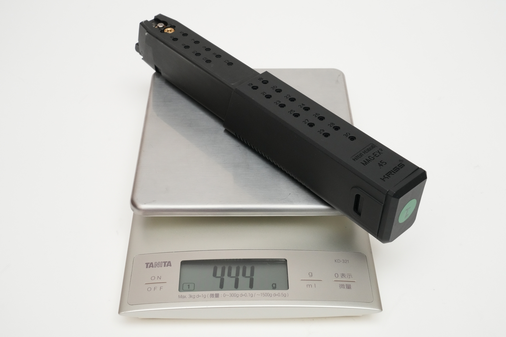 ガスフルチャージ時のマガジンの重量は444g