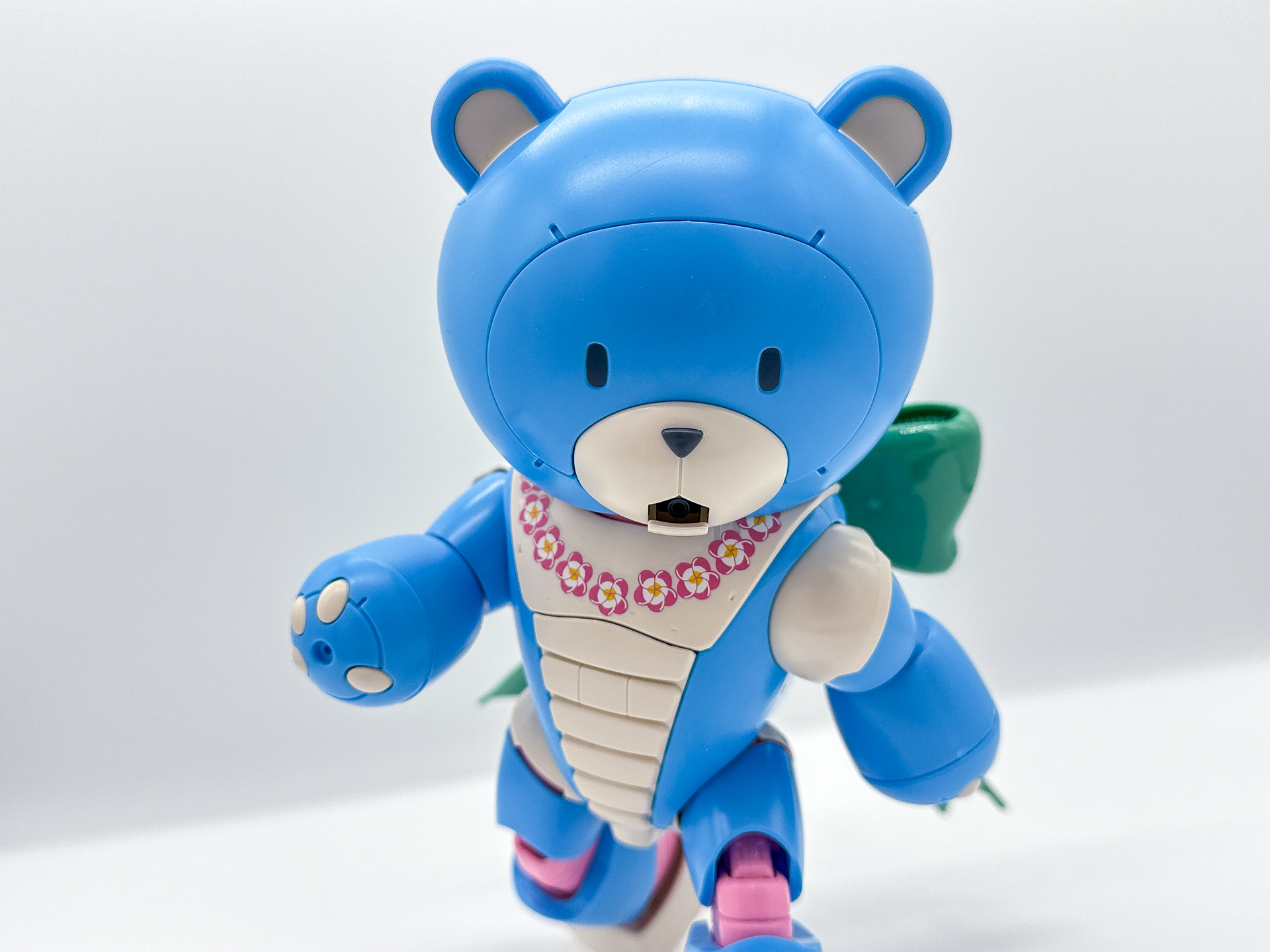 ベアッガイオハナの派生元である「ベアッガイIII」も「ガンダムビルドシリーズ」から生まれた機体