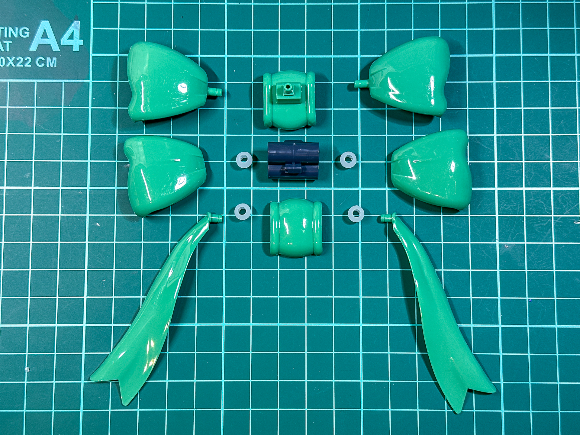 バックパックは13パーツにて構成されています。