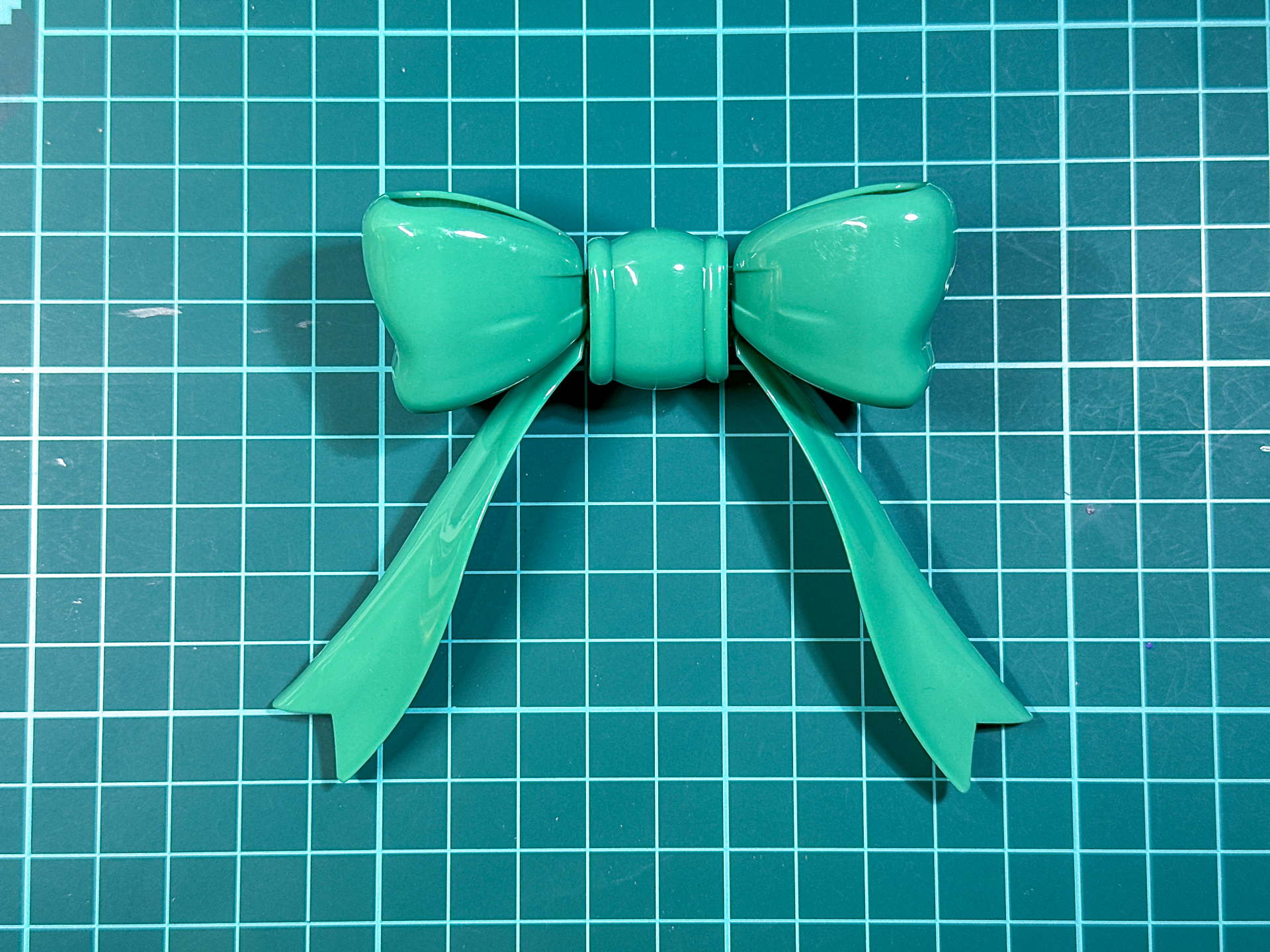 組み立てが完了したバックパック。各部がボールジョイントにて可動します。